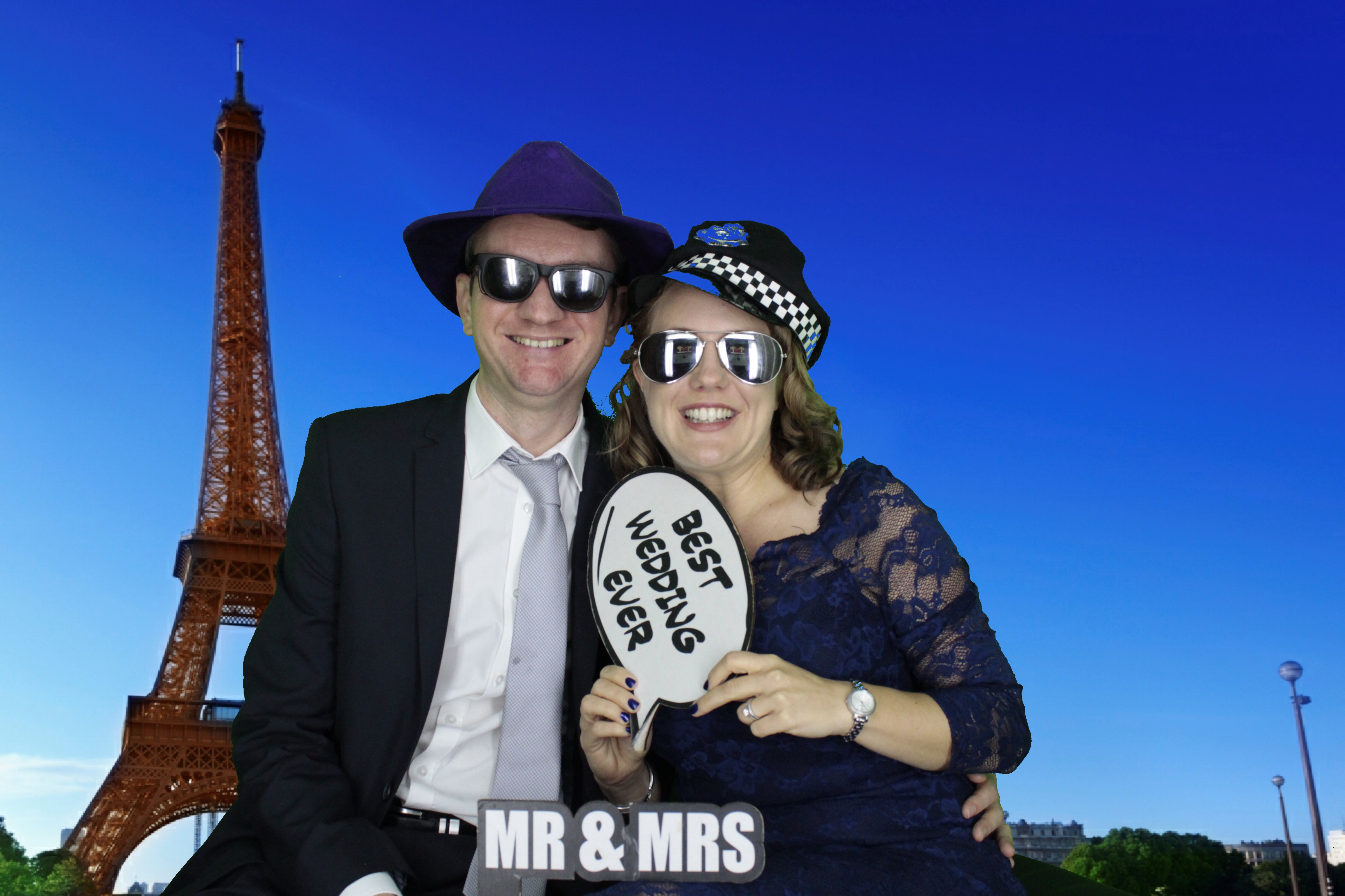 Mr & Mrs Brooks | View more photos from the event at gallery.myphotoboothexperience.co.uk/u/MyPhotoBoothExperienceLtd/Mr-Mrs-Brooks